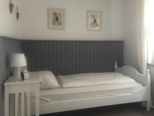 1 twin bed