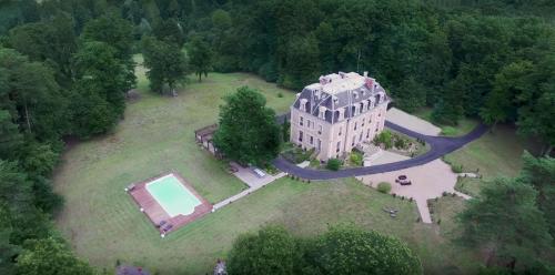 Château des Essards avec piscine et jacuzzi