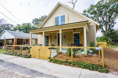 Beaufort Cottage in Pigeon Point Near Downtown Beaufort and Paris Island image