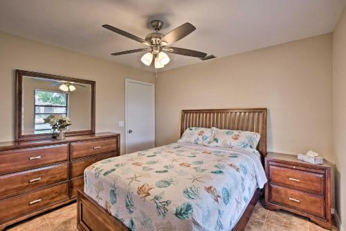 The Pelican Escape with Lanai about 3 Mi to Downtown! - main image