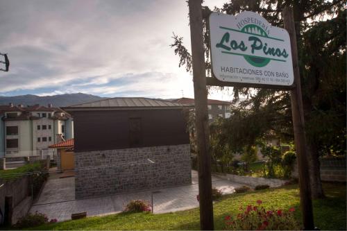 設施, 皮諾斯旅館 (Hospederia Los Pinos) in 利亞內斯