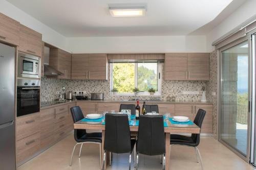 مطبخ, Paradise Blue Villa in Pomos