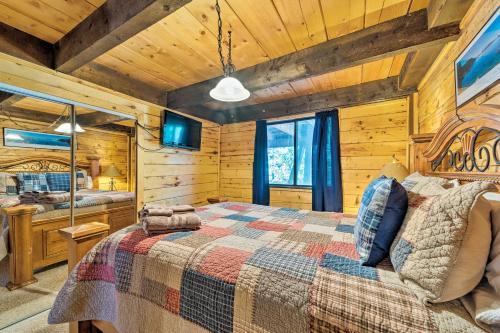 Ruidoso Antler Mountain Lodge - Game Room Hot Tub - image 6