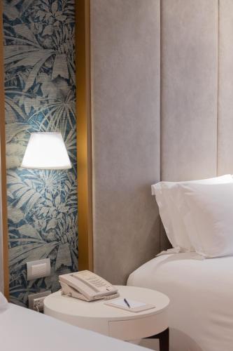 Deluxe Double Room with Two Double Beds image 3