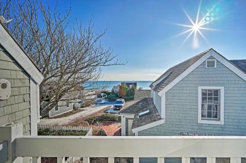 Cape Cod Casa with Ocean View and Pvt Beach Access