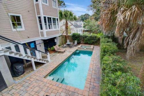 2207 Cameron Blvd - image 6