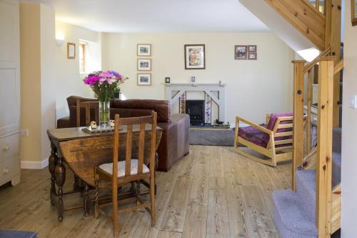 1 Bed Llangollen Cottage - Sleeps 2 - image 2
