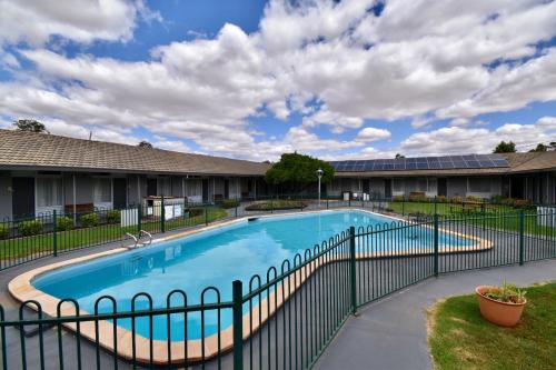 ทัศนียภาพภายนอกโรงแรม, Townhouse Motel Cowra in คอวร่า
