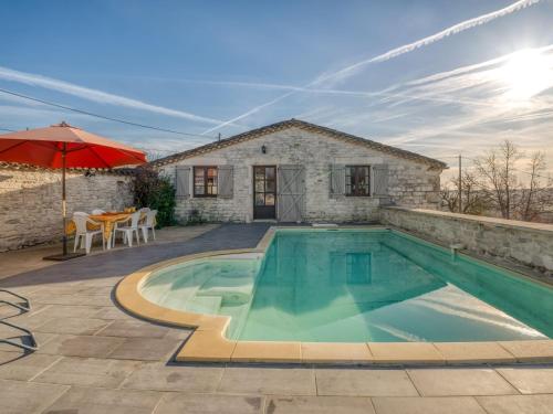 Elegant Holiday Home in Montpezat de Quercy with Barbecue gîte à louer Montalzat