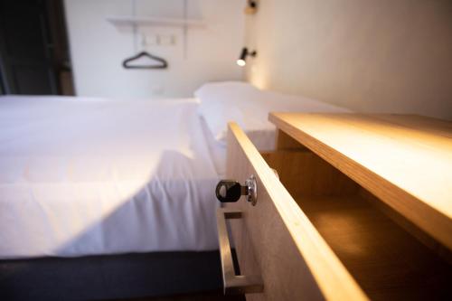 2 twin beds