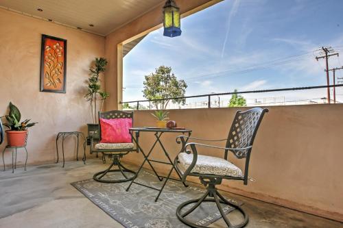 Unique Long Beach House with Patio, Grill and Balcony in Long Beach, USA