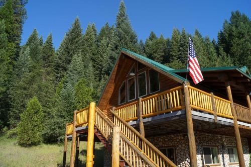 Log Home on 40 Private Acres By Mt Shasta Ski Park in McCloud (CA)