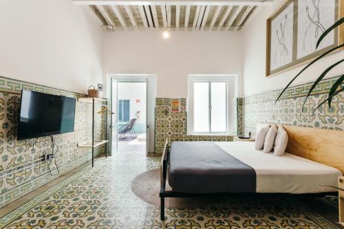 room detail thumbnail 1