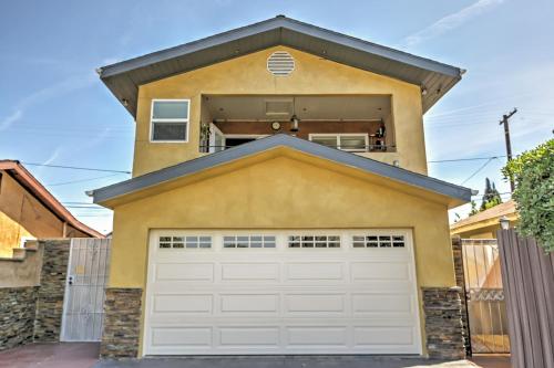 Unique Long Beach House with Garden, Grill and Balcony! - image 4