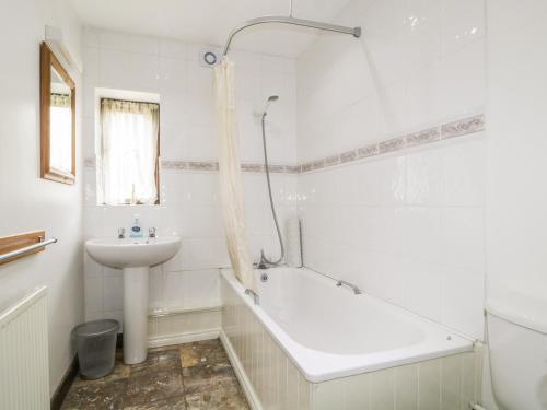 Stonegarth Cottage Penrith - image 2