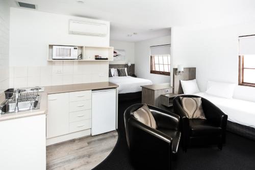 Bay Hotel Apartments - Accommodation - Hobart