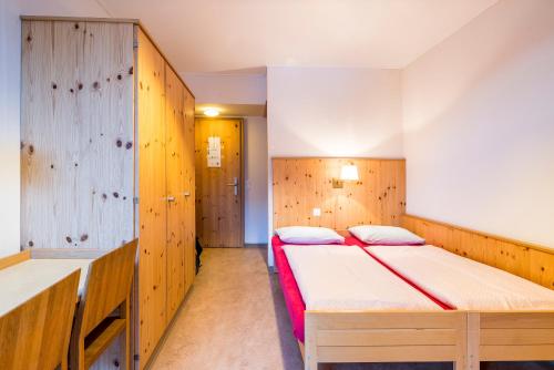 Davos Youth Hostel - image 4