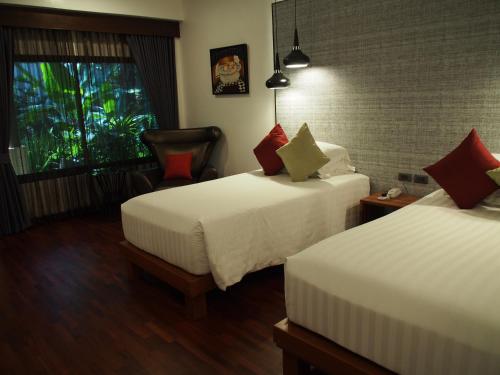 2 twin beds