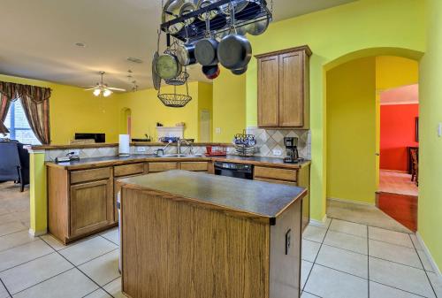 Pet-Friendly Home Near Ft Worth Stockyards - image 9