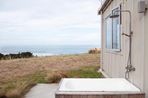 ฝักบัว, Waimarama Heights - Waimarama Holiday Home in ไวมารามา