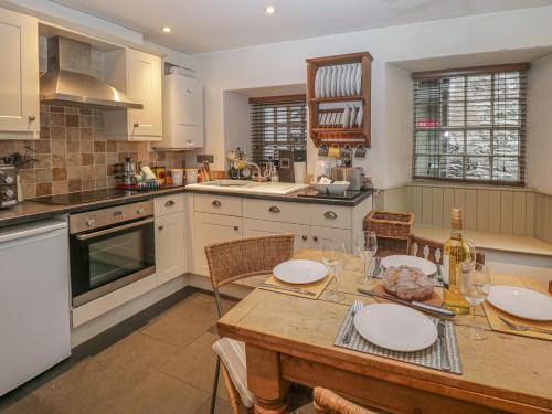 Barney's Cottage Ambleside - image 6