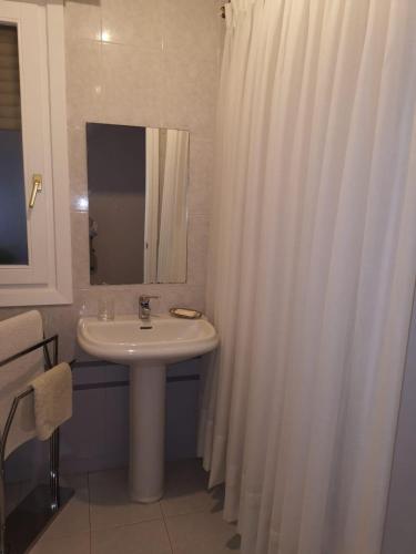 Habitación con baño privado en Bilbao, Бильбао (фото 9)