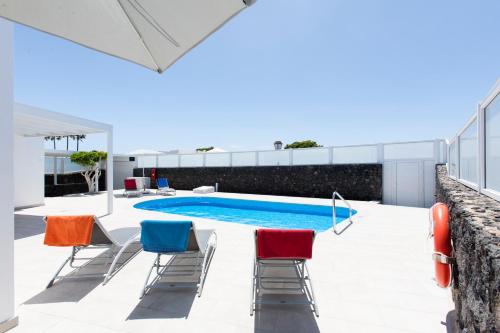 3 bedroom Villa Delphi with private heated pool.