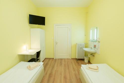 Hotel Pension Dahlem - image 8