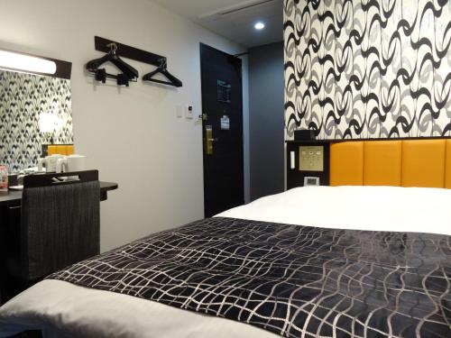 room detail thumbnail 1