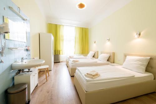 Hotel Pension Dahlem - main image