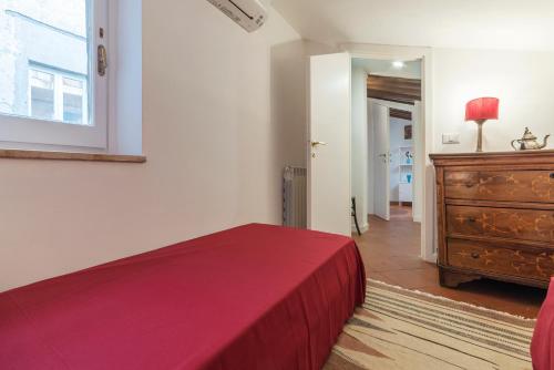Three bedrooms in world-famous Via Giulia - Wifi A/C Washing machine - image 14