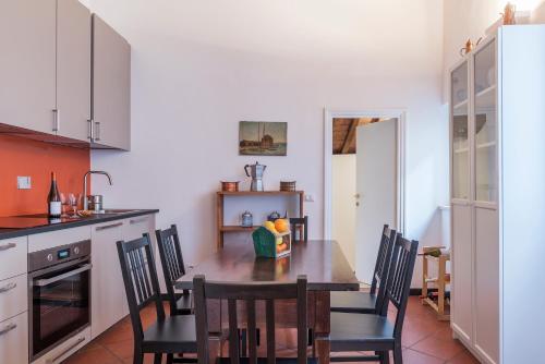 Three bedrooms in world-famous Via Giulia - Wifi A/C Washing machine - image 6