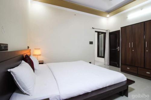 Apartment image 6