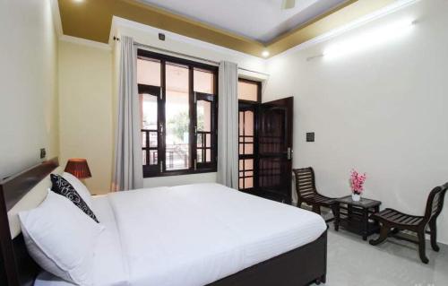 Apartment with Balcony image 7
