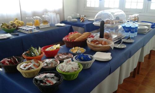 Food and beverages, Apartamentos Sa Cala in Menorca