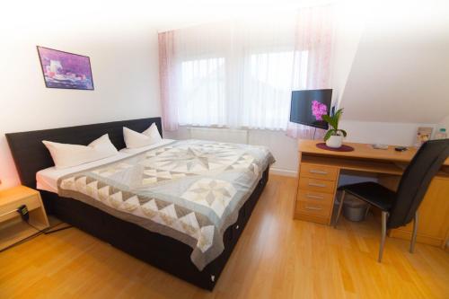 Hotel am Gutspark - image 11