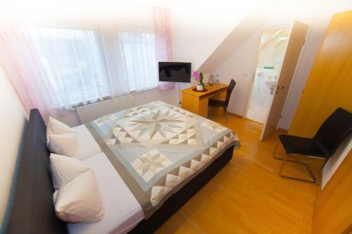 Hotel am Gutspark - image 10