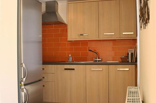 Kingsview Apartment - image 10