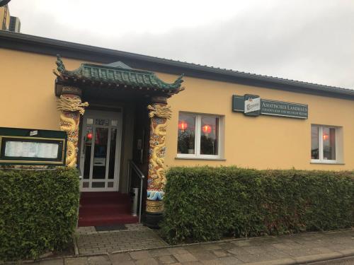 Asiatisches Landhaus 6.7km von Seitenbeutel entfernt