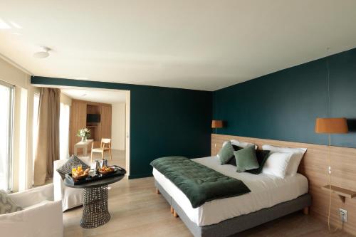 1 queen bed