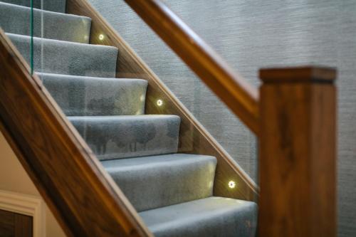 Carus House @ Carus Green - image 2