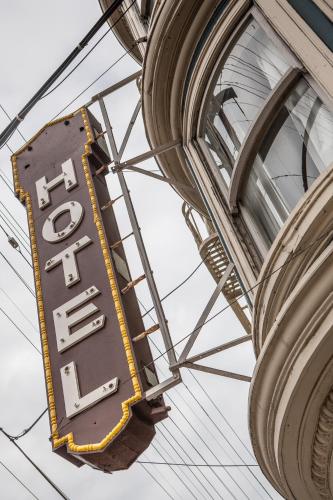 Casa Loma Hotel