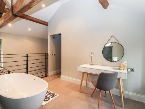 The Old Workshop in 登比