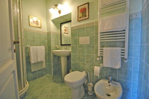 B&B Todi - Torre Sangiovanni Albergo e Ristorante - Bed and Breakfast Todi