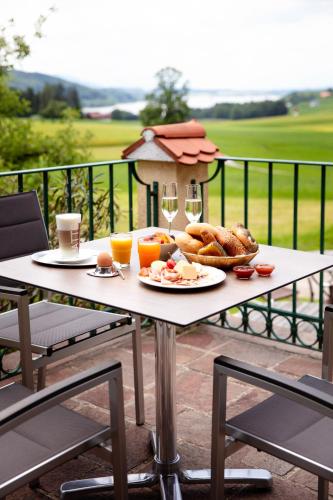 餐飲選擇, 荷索度假酒店 (Ferienhotel Herzog) in 紐馬克特岩華萊西