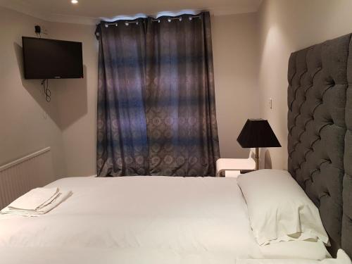Double or twin room, private bathroom