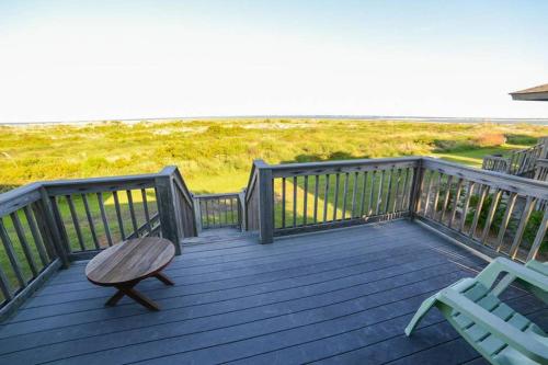 Pelican Point Unobstructed Beach Views Beach Access out back door! image