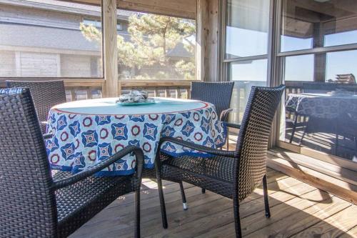 Pelican Point Unobstructed Beach Views Beach Access out back door! thumb 2