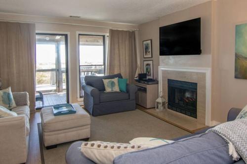 Pelican Point Unobstructed Beach Views Beach Access out back door! thumb 4