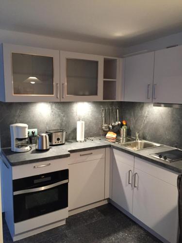 virtuve, Apartment Charlotte in Zirkow